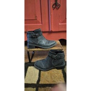 Clarks Women's Maye Strap Boot Size 6.5 Black Leather Block Heel Comfy Ankle EUC